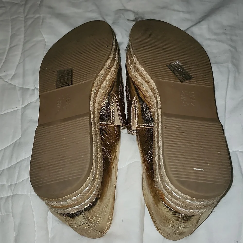 NATURALIZER Gold Espadrilles, Size 10, EUC - Picture 4 of 5